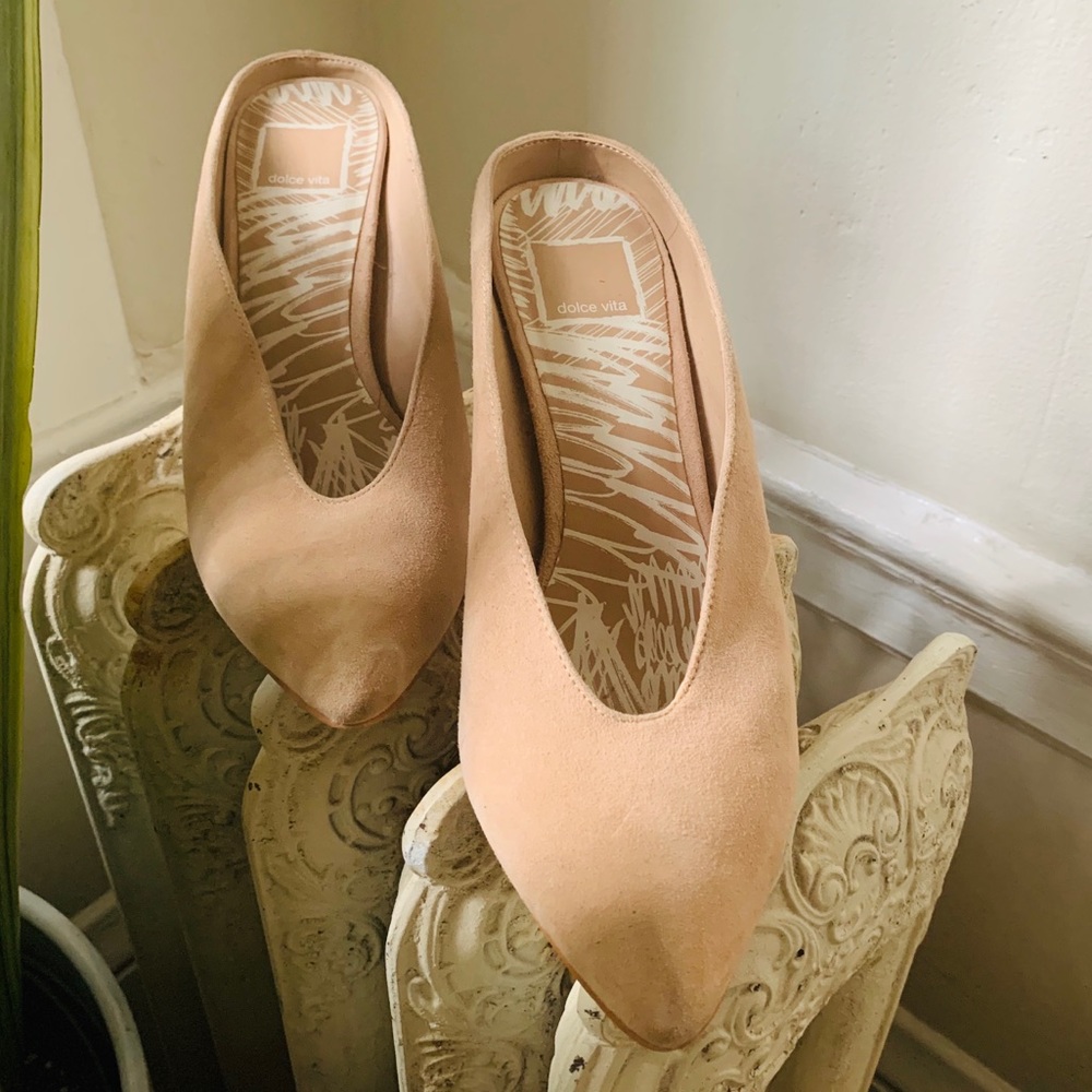 Dusty Pink suede size 7 heels